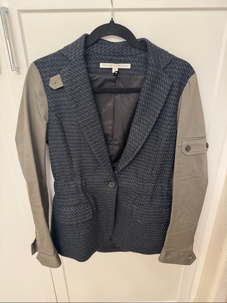 Veronica Beard Navy Textured Blazer With Olive Sleeves
